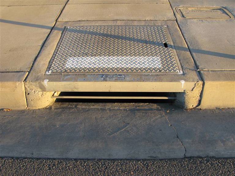 D72 Drainage Inlets | Long Beach Iron Works