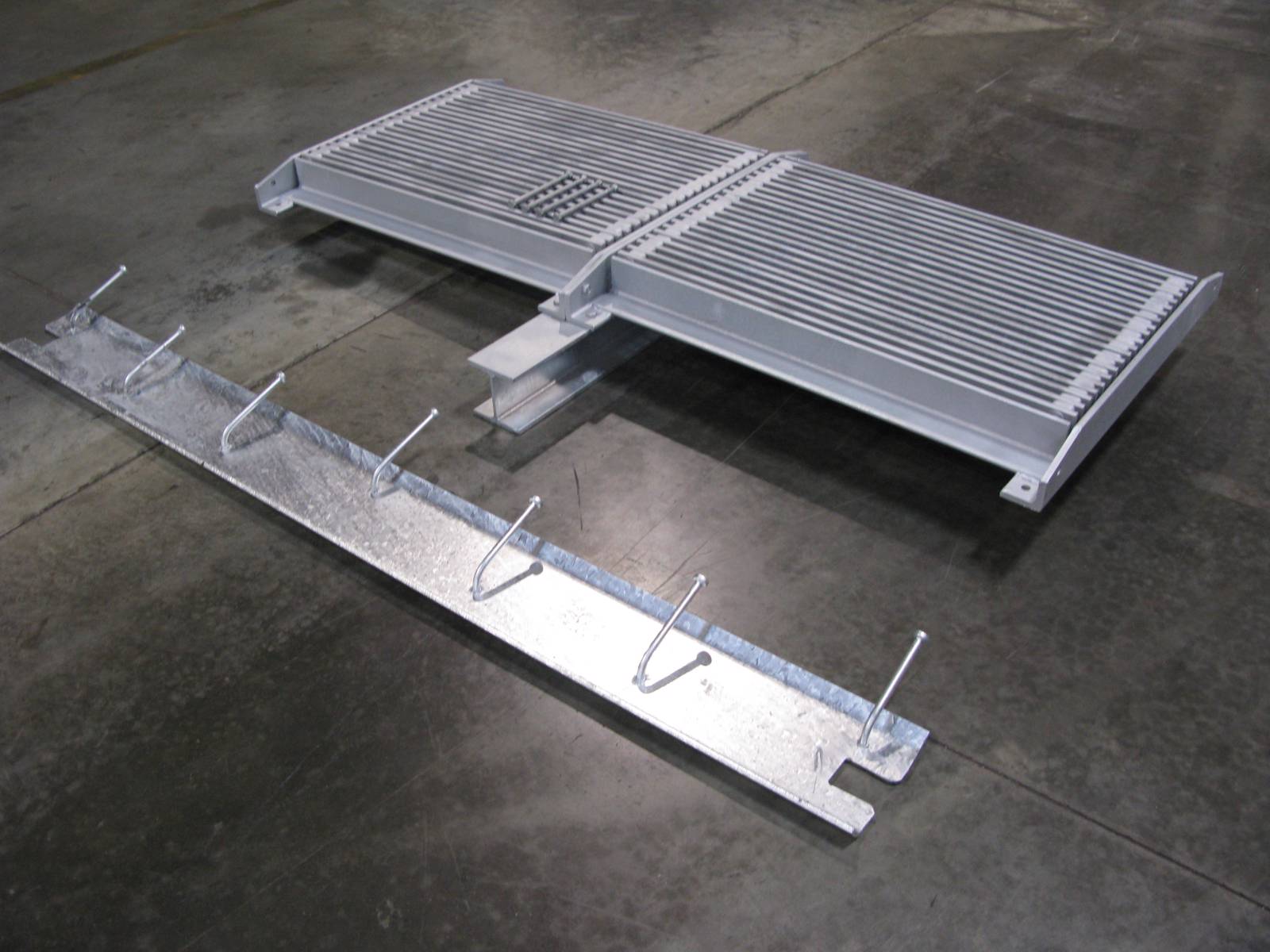 Stawar SPPWC 302-4 CURB OPENING CATCH BASIN WITH GRATING(S) | Long Beach Iron ...
