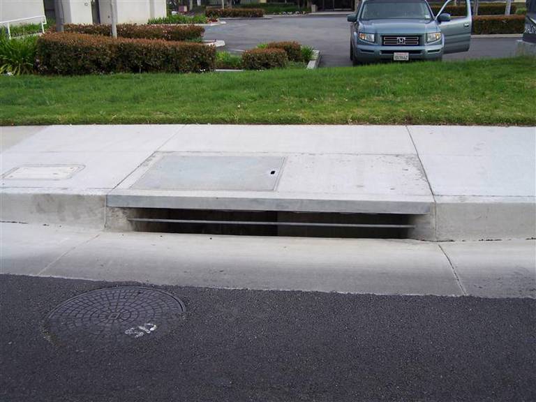 D72 Drainage Inlets | Long Beach Iron Works