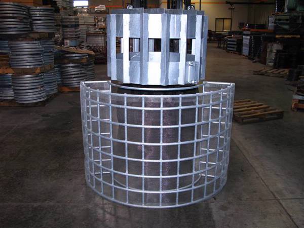 D93C Pipe Riser With Debris Rack | Long Beach Iron Works