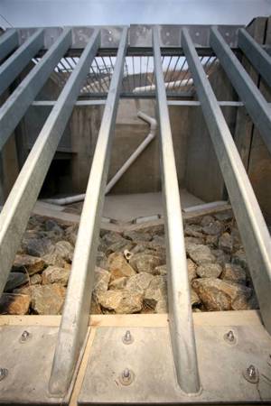 Trash Rack (Inclined) 361-2 | Long Beach Iron Works