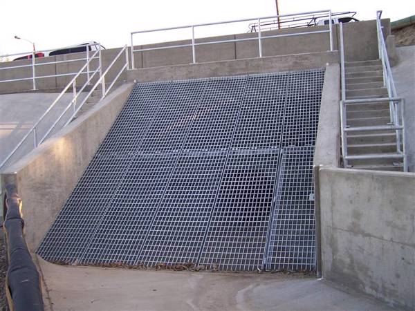 Trash Rack (Inclined) 361-2 | Long Beach Iron Works