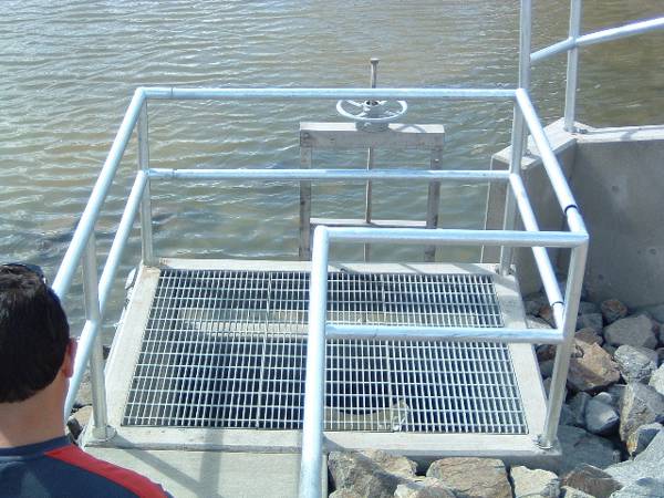 Metal Hand Railings 606-4 | Long Beach Iron Works